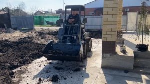 Планировка земли мини погрузчиком Волгодонец с ДВС Кубота