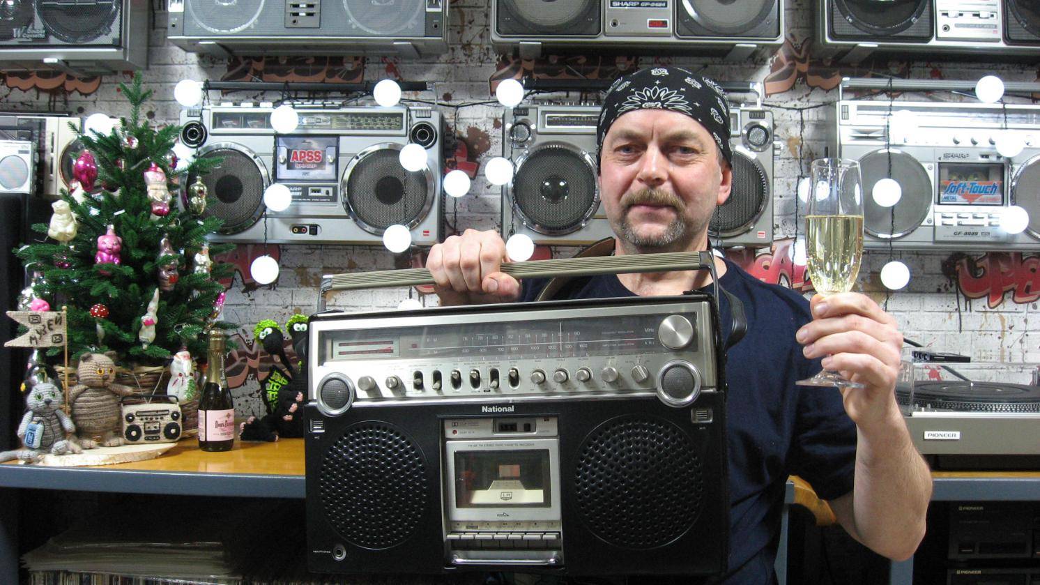 Новогодние посиделки или С Наступающим! смотреть онлайн