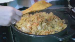 Вкусный плов из курицы.