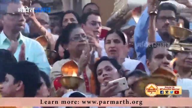 Sacred Ganga Aarti at Parmarth Niketan - Rishikesh - Uttarakhand смотреть онлайн