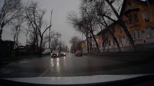 УВЕРНУЛСЯ ОТ ЛОБОВОГО