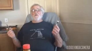 ЗЛОЙ ДЕД готовит СТЕЙК