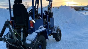 Минитрактор классика 4х4 с Кун (Пку) уборка снега