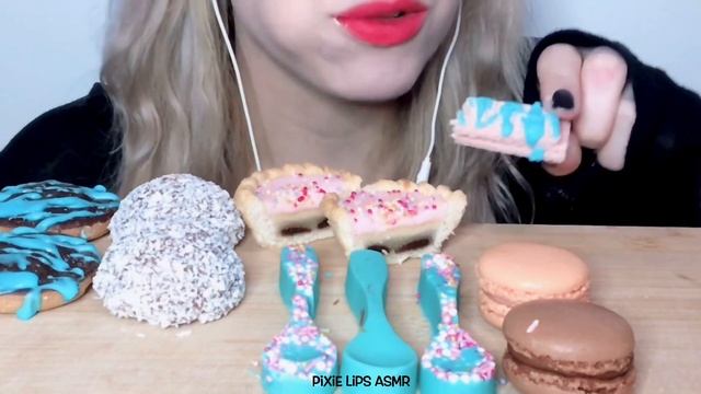 ASMR BLUE FOODS, EDIBLE SPOONS, MARSHMALLOW, MACARONS. EATING SOUNDS.
