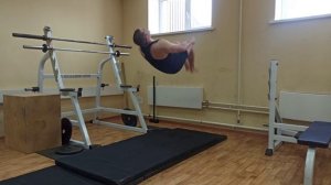 Сальто назад в группировке
