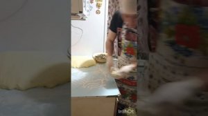 Вова стряпает пироги 😋