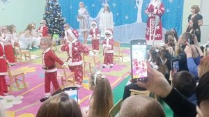 Танец Дедов Морозов🎅