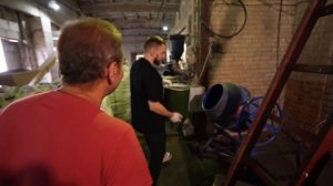 Как делают плитку из ПЛАСТИКОВЫХ отходов? Без песка