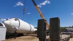 Автокран Ивановец 32 тонны. Погрузка емкости