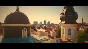 Flying over the roofs of Old Tallinn, drone video. Music: RILTIM - E Vuaj