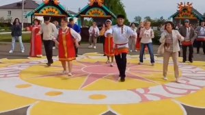 Каравон. Танец на песню "На теплоходе музыка играет".