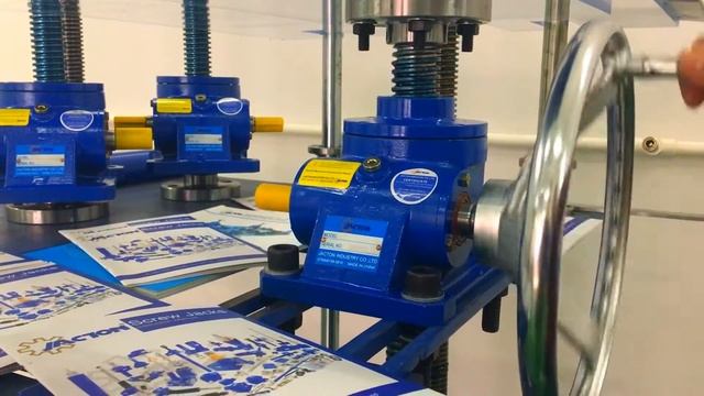 Looking for Lifting Screw Jacks with Hand Wheel, Hand Operated Worm Gear Screw Jack смотреть онлайн