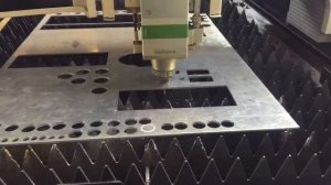 Лазерный станок с 4квт Raycus режит 3мм алюминий