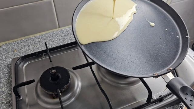 Блины на молоке.  Очень нежный и вкусный блины.  Готовится очень просто ы быстро.