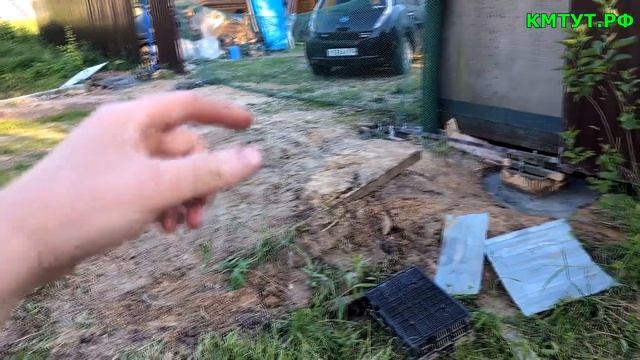 Заливаем бетоном фундамент-бочку