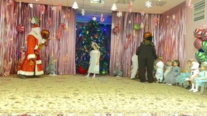 Новогодний утренник, младшая группа.mp4