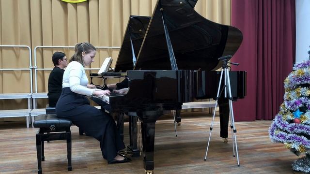 Й.Гайдн - «Концерт для фортепиано с оркестром ре мажор, 1 часть». Исполняет Шельпова Виктория (5 кл)