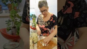 мариную капусту крупными кусками/