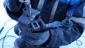 Потекла рулевая рейка и ГУР. Ремонтируем. TOYOTA Surf 130 1993 года