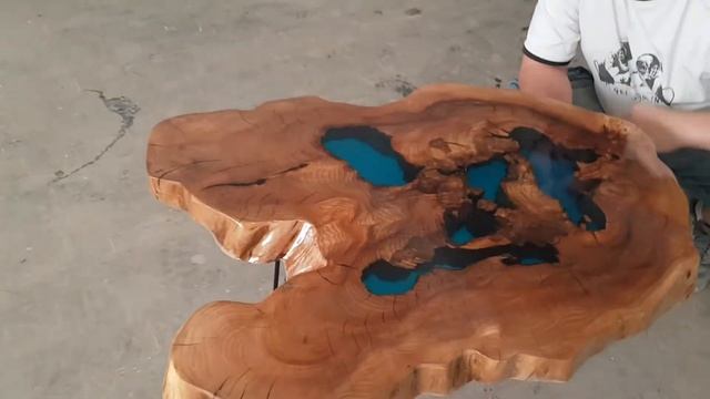 Журнальный столик с озерами. Дерево карагач