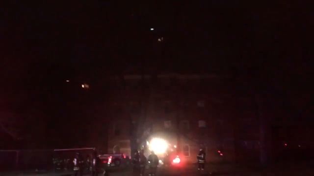 Flames burn Old Barringer Building in downtown Columbia смотреть онлайн
