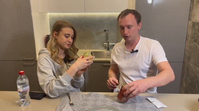 Пробуем консервы из Чижика