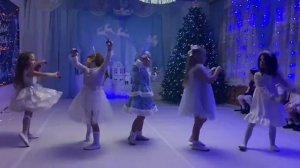 танец Хрустальные колокольчики старшая группа Солнышко МбДоУ №8 КОЛОКОЛЬЧИК