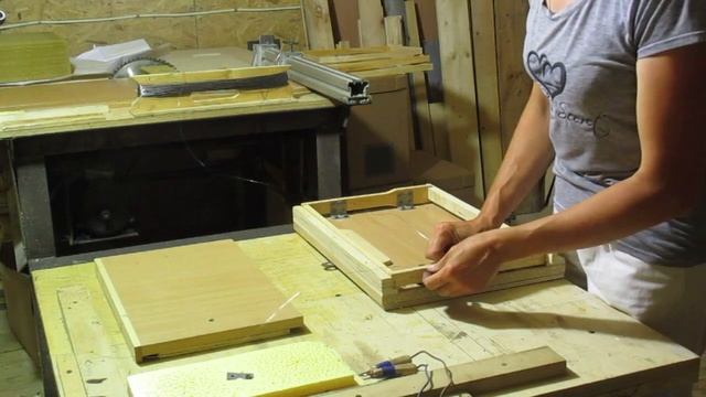 Протягивание проволоки в гнездовую рамку. 2023 смотреть онлайн