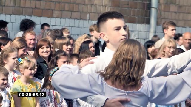 Школьный вальс украинских выпускников 2024 #upskirt#современный#танец