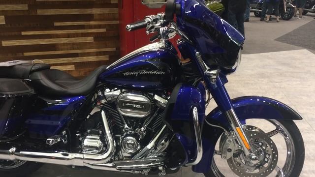 CVO Street Glide 2017 Harley-Davidson New 114ci Milwaukee-Eight engine смотреть онлайн