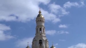 В нашем храме колокола.