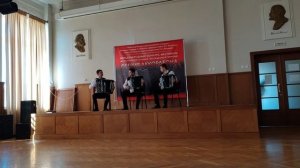 Трио. В круге вальса.