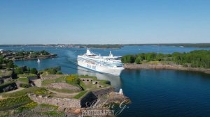 Silja Line ferry sails between Suomenlinna and Vallisaari, Helsinki