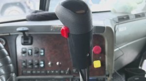 Купил Freightliner century лучший мотор cat c-15.Воздушные проблемы iveco stralis.cursor13.КОНТЕЙНЕР