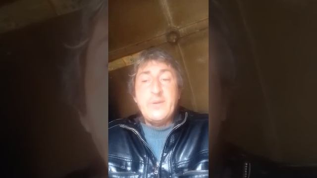 ты неплачь о нём девушка,в городе дальнем