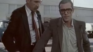 "Что ты, гад, делаешь?"