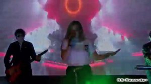 Екатерина Денисов Снег на розах