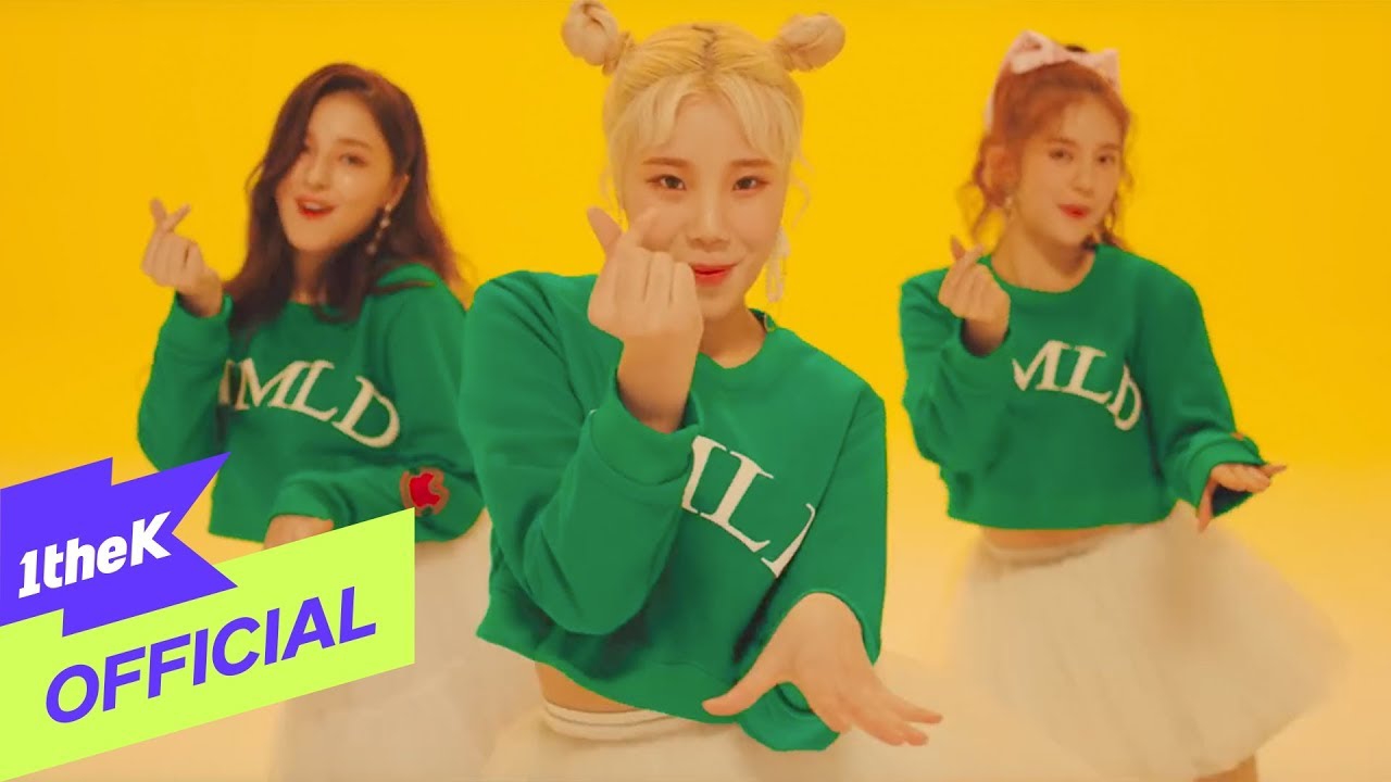 MOMOLAND 'BBoom BBoom' MV смотреть онлайн