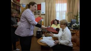 Белые розы Юрия Шатунова подорили сиротам маму и папу