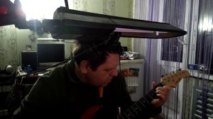 Сыграл на электрогитаре 04