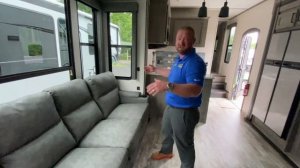 2021 Carbon 418 - A massive and beautiful Toy-Hauler