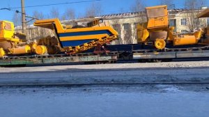 Перевозка Белазов!! РА3-049 и 2ЭС6-904 с грузовым поездом и белазами следует через о.п Первомайская