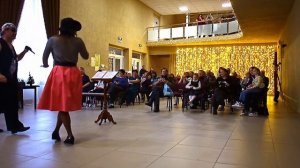 Не ходите дети в Африку гулять. Поют и танцуют Анастасия Петракова и Андрей Сикорский!