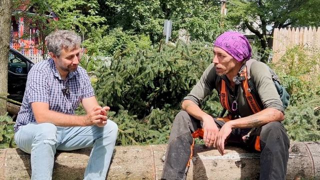 Владелец московского книжного магазина стал пилить деревья под Нью-Йорком. История Арсения Попова смотреть онлайн