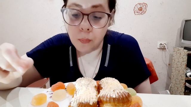 Мукбанг эклеры/Инна Судакова:моё мнение