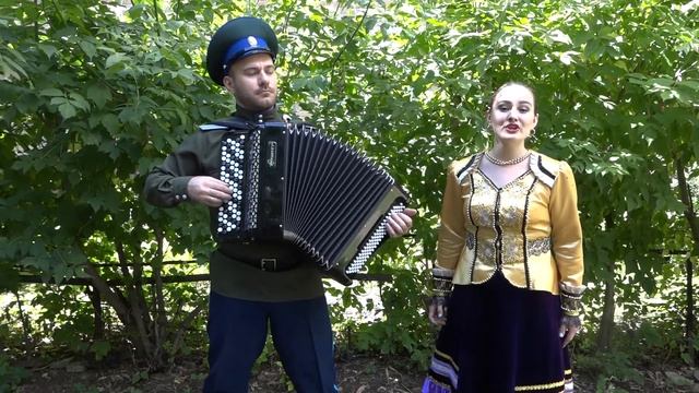 Любовь Увяткина, «Ай, да я сама героя провожала» -солистка народного казачьего ансамбля "Яик" смотреть онлайн