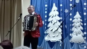 Кружит метель, кружит народ.