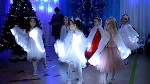 Танец снежинок .   Танцуют девочки из д/с " Лучик " . С Новым годом ! 2025г.