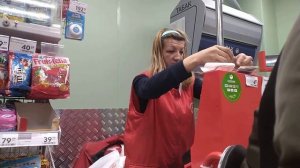 ПЬЯНАЯ МАДАМА ПЯТЁРОЧКА