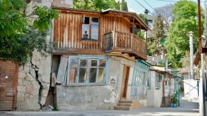 Самые маленькие улицы в Крыму. Самые узкие улицы Крыма. Отдых в Крыму в Гурзуфе